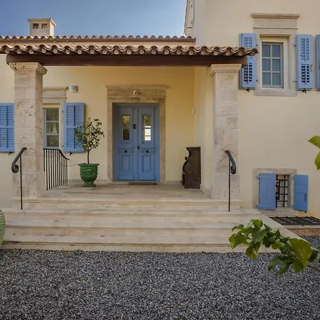 Comi Villa Mavrata