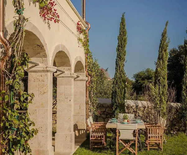 Comi Villa